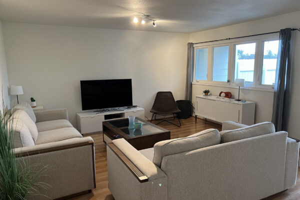 4309 Young Street - IMG_1489